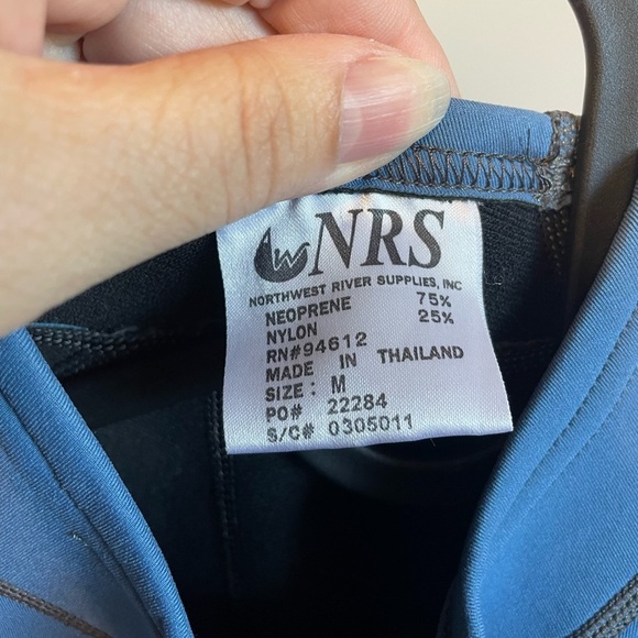 NRS -Hydroskin G2 Titanium Women's Short Sleeve Wet Shirt, Size medium - Picture 3 of 4